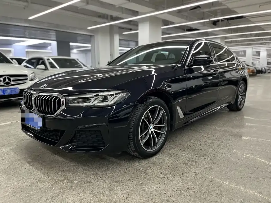 BMW 5 Series — фото 1