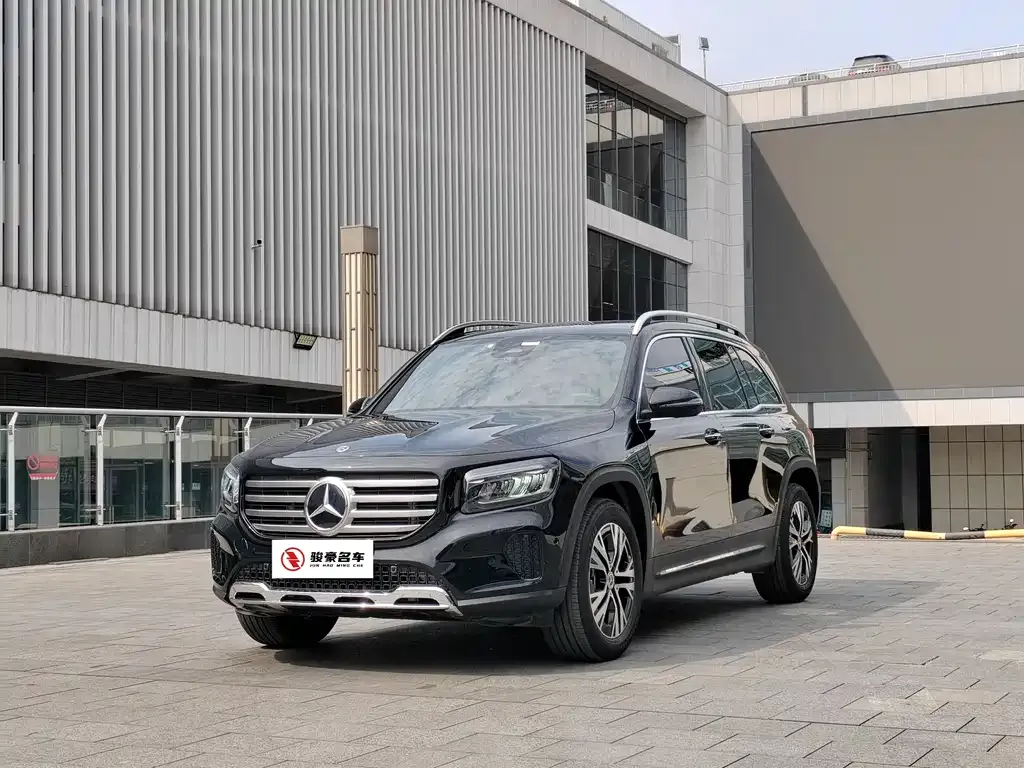 Mercedes-Benz GLB — фото 1