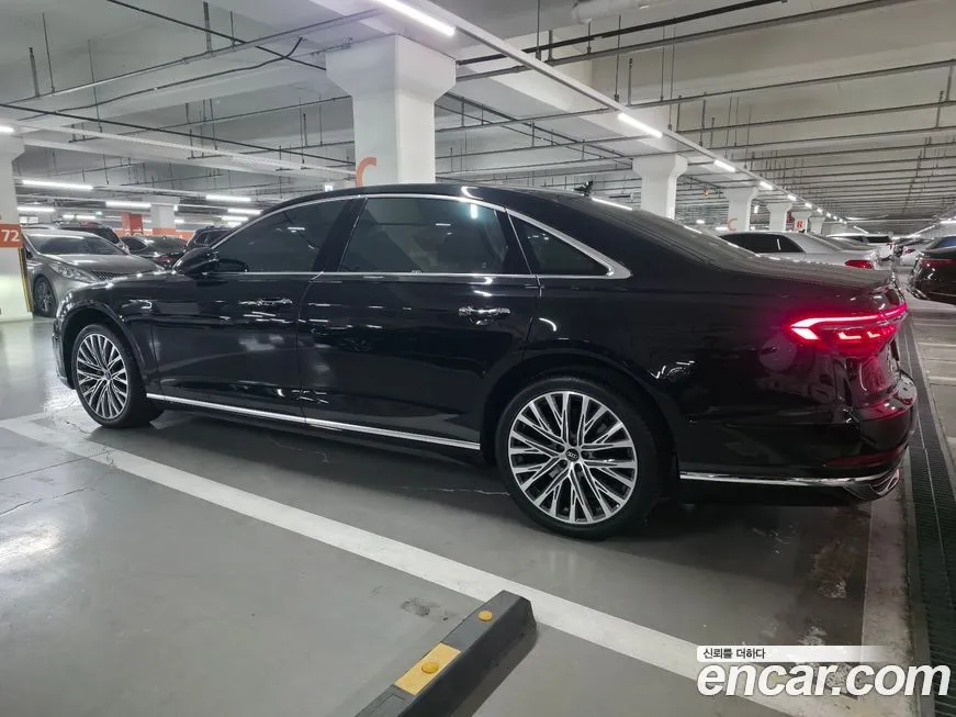 Audi A8 — фото 8
