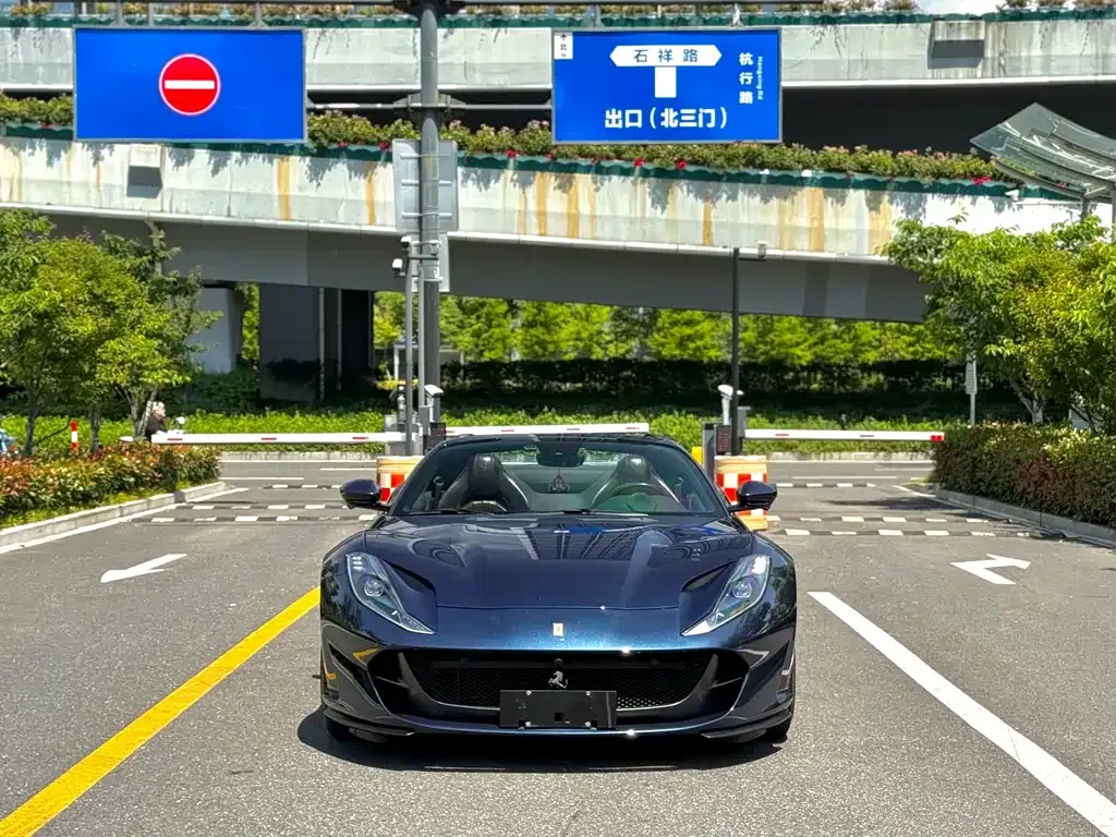 Ferrari 812 — фото 1