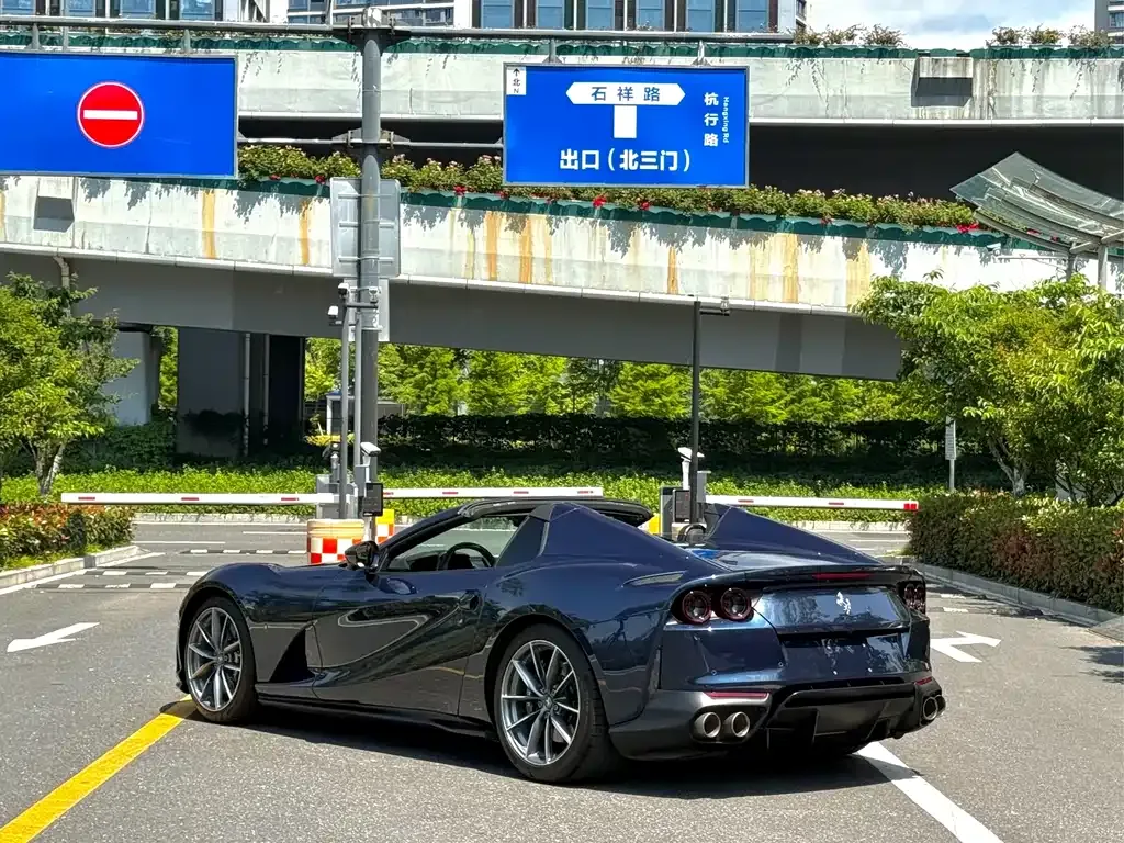 Ferrari 812 — фото 4