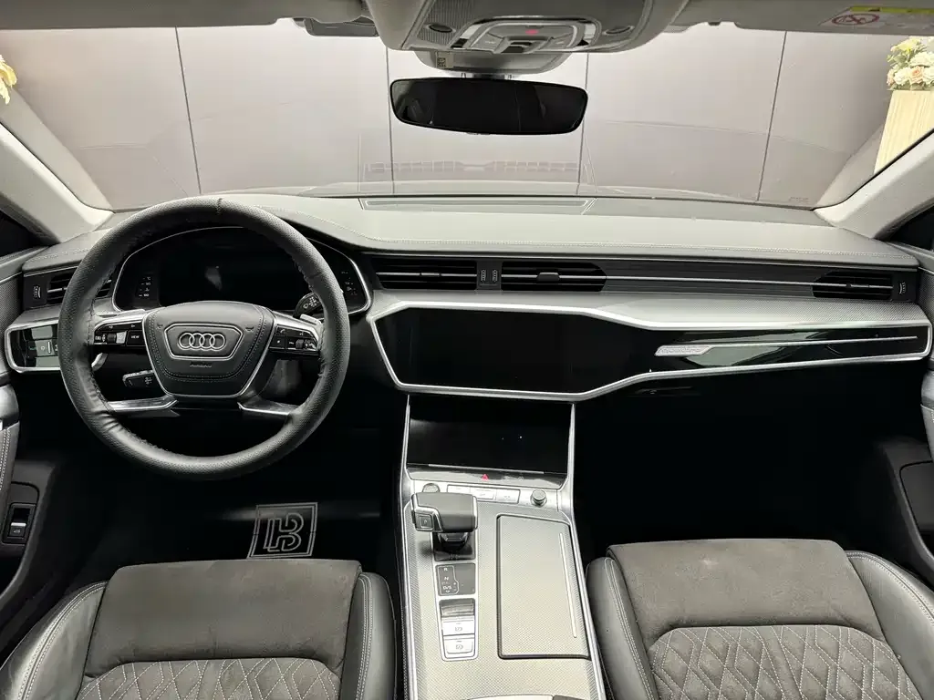 Audi A7L — фото 5
