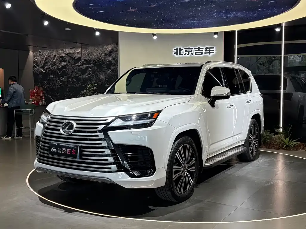 Lexus LX — фото 1
