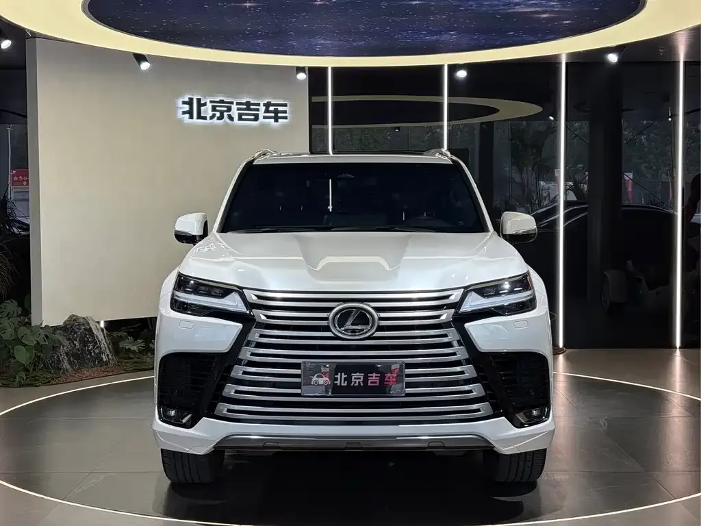 Lexus LX — фото 5