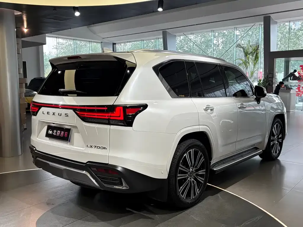 Lexus LX — фото 3