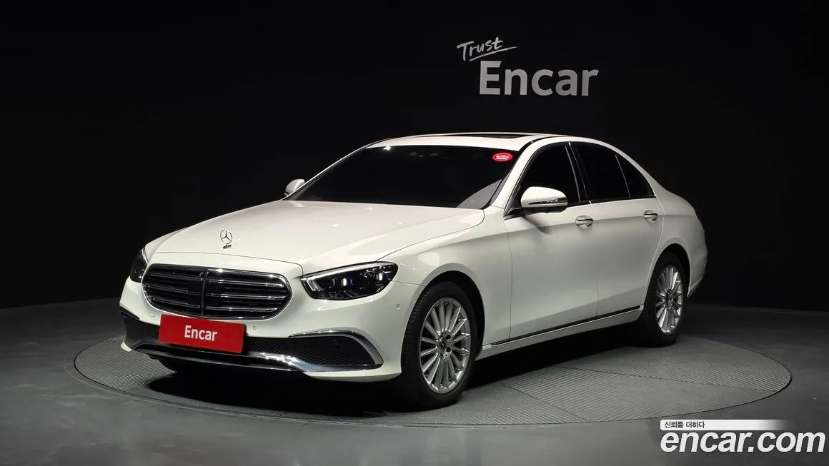 Mercedes-Benz E-Class — фото 1