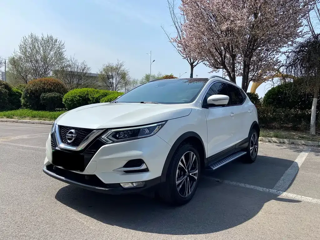 Nissan Qashqai — фото 1
