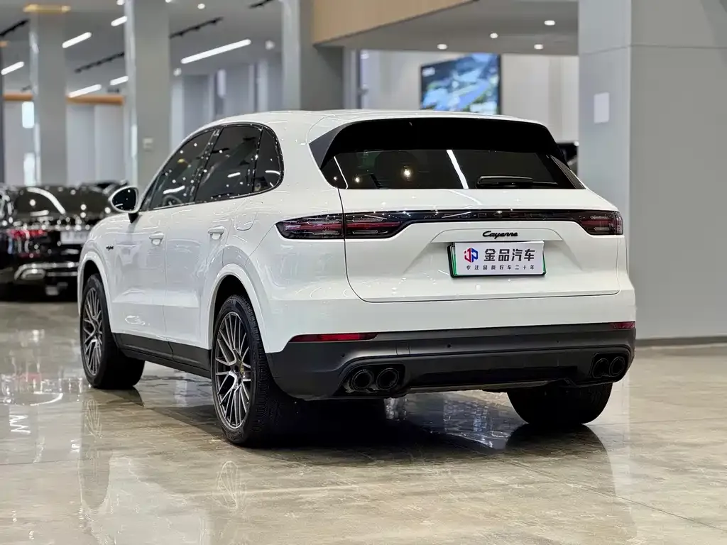 Porsche Cayenne Hybrid — фото 6