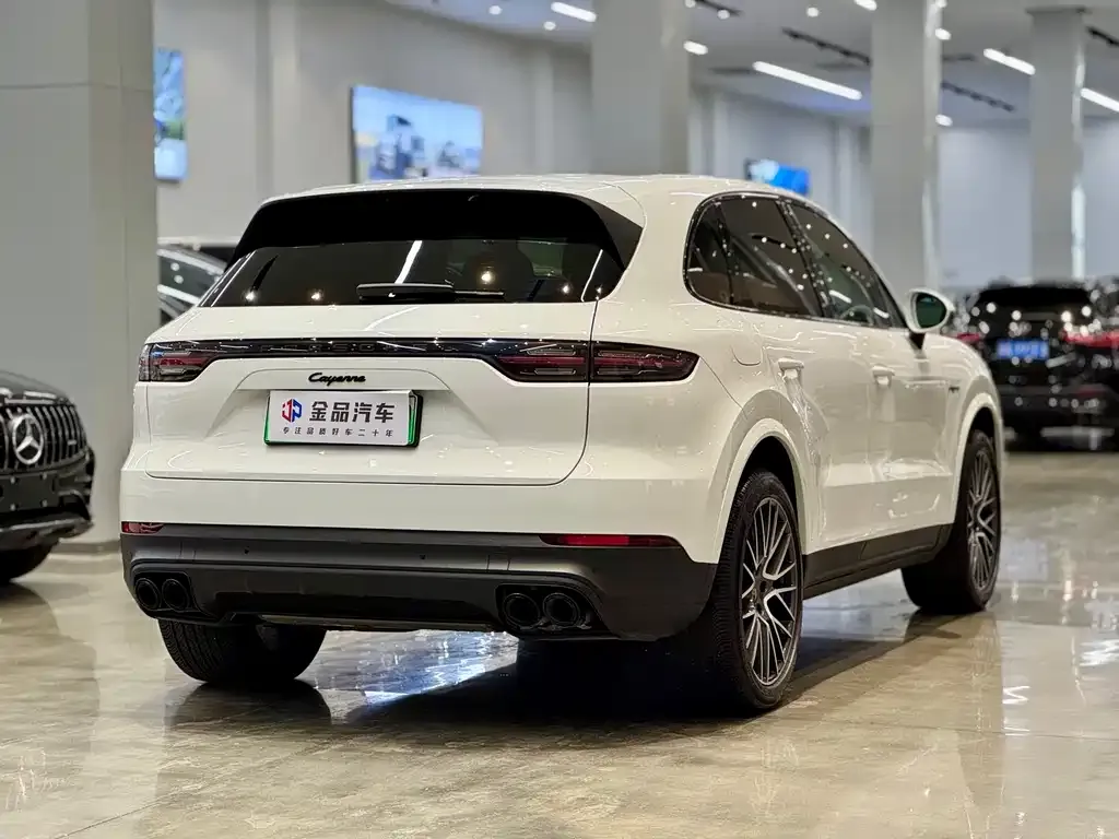Porsche Cayenne Hybrid — фото 3
