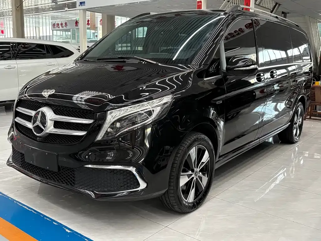Mercedes-Benz V-Class — фото 1