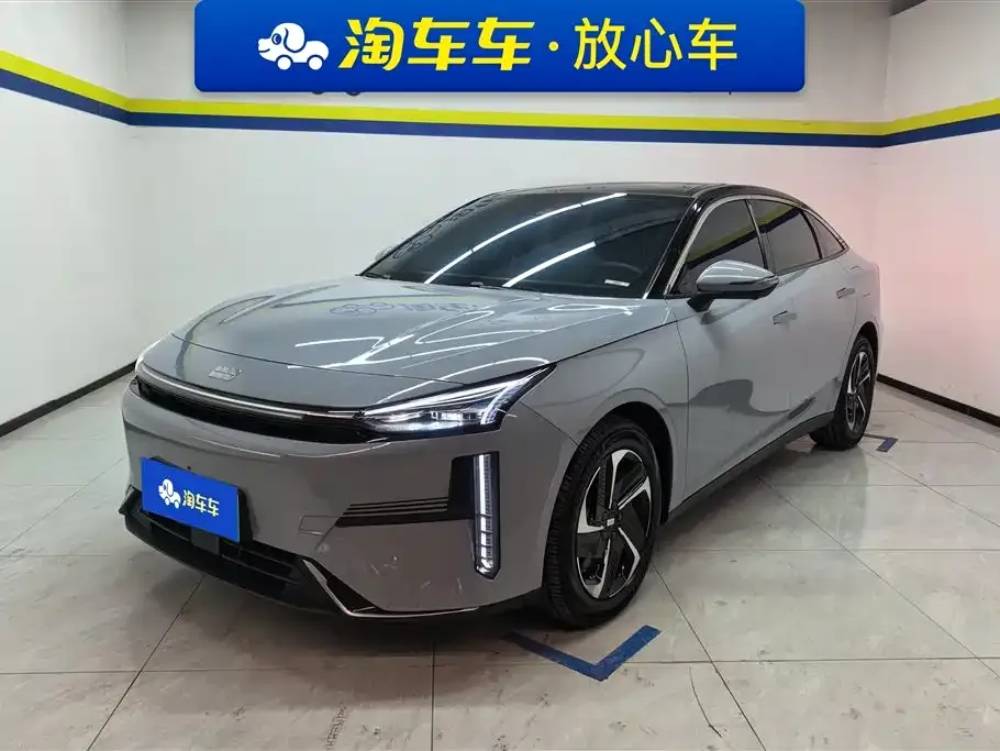 Geely Galaxy L6 — фото 1