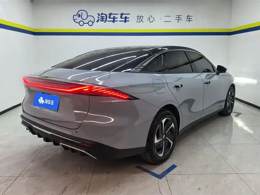 Geely Galaxy L6 — фото 4