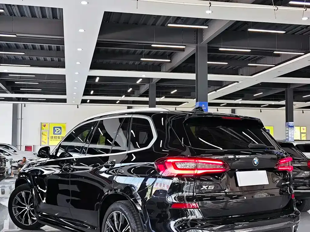 BMW X5 (Import) — фото 5