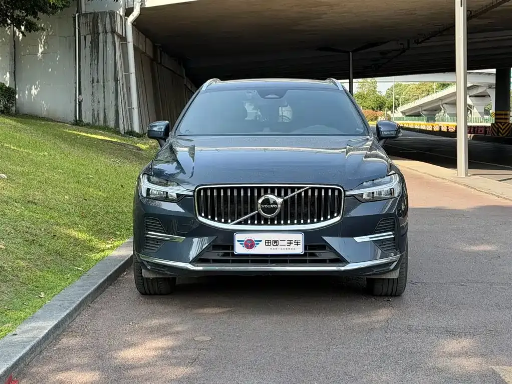 Volvo XC60 — фото 8