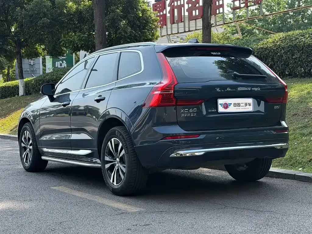 Volvo XC60 — фото 7