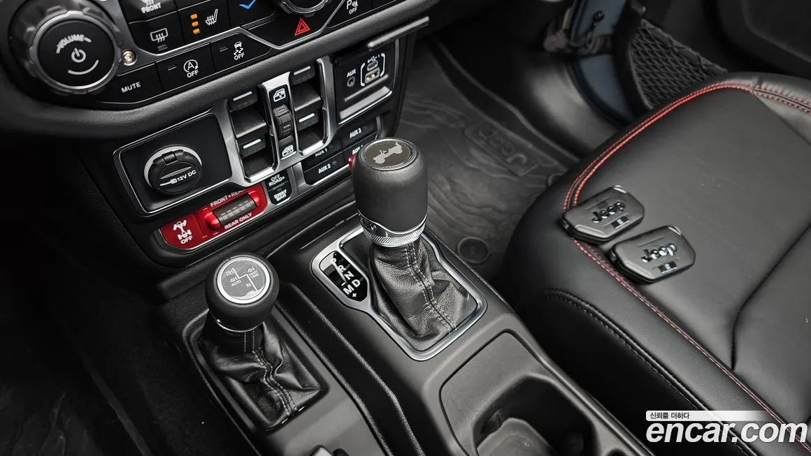 Jeep Wrangler — фото 5