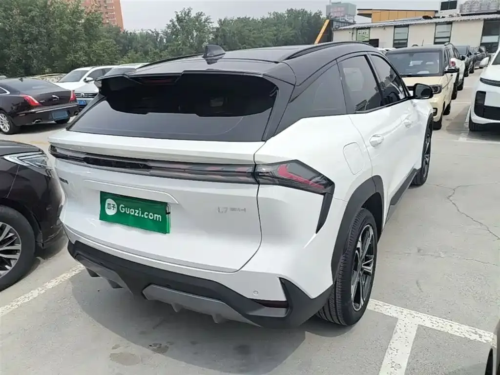 Geely Galaxy L7 — фото 10