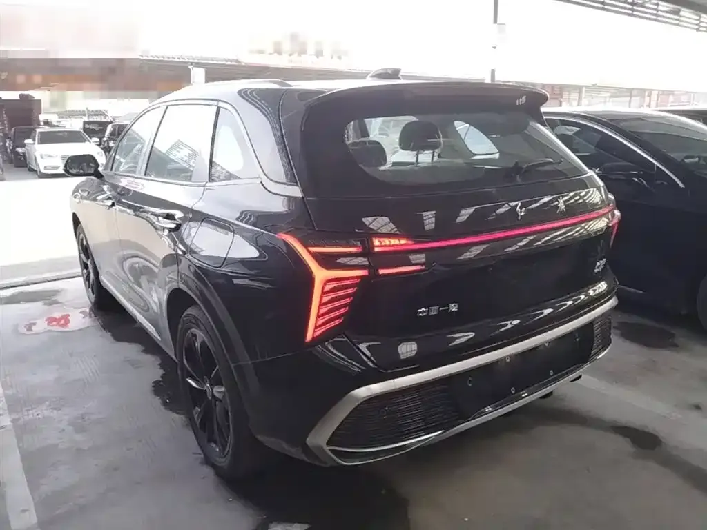 Hongqi HS3 PHEV — фото 2