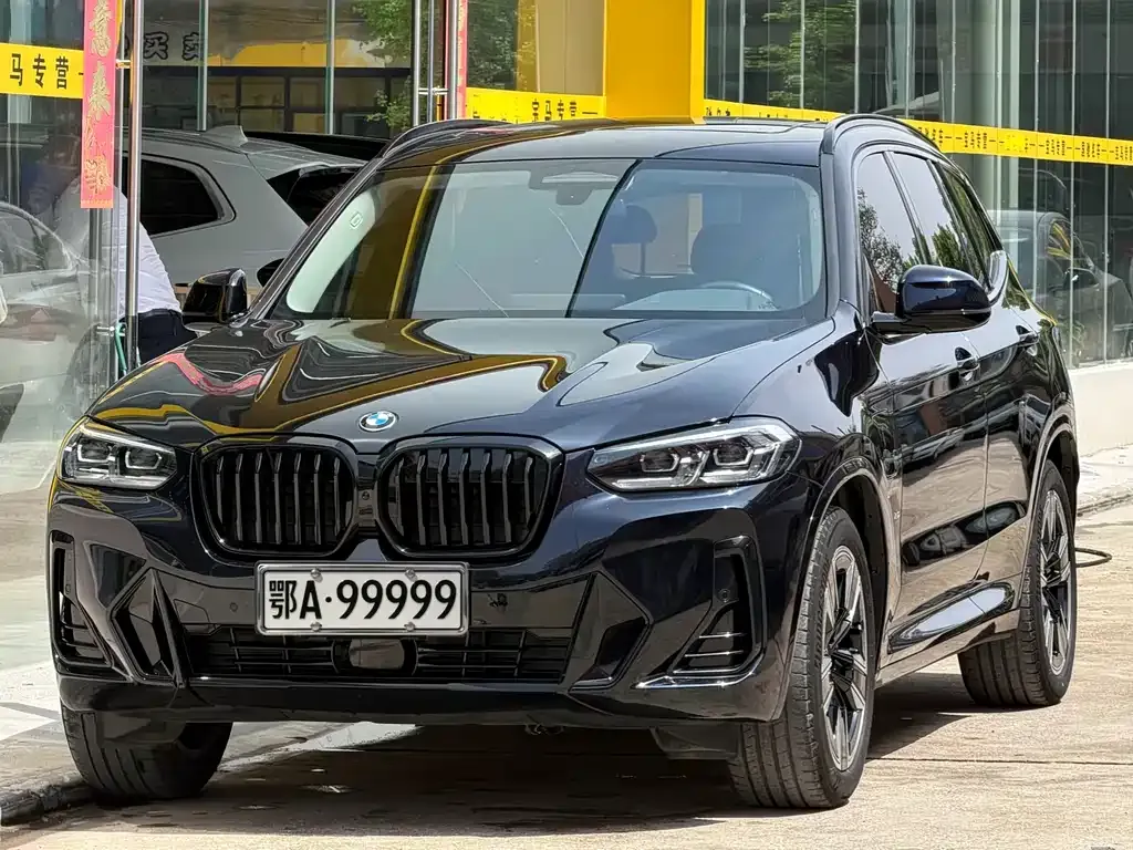 BMW iX3 — фото 1