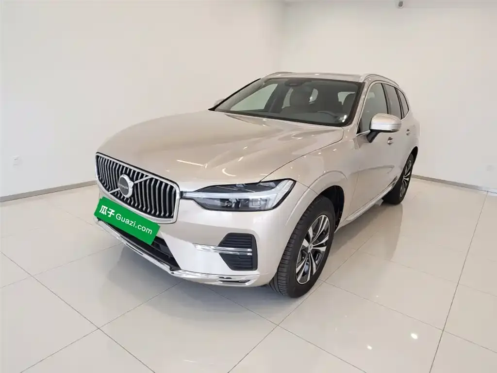 Volvo XC60 — фото 1