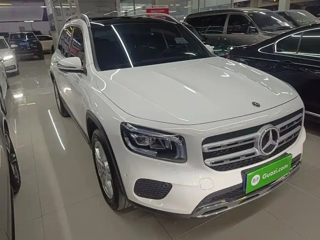 Mercedes-Benz GLB — фото 10