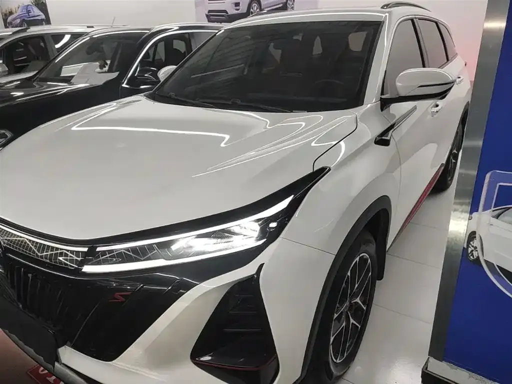 Changan CS75PLUS — фото 1