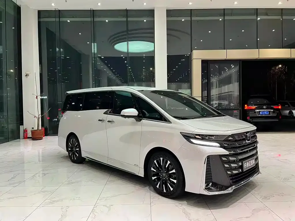 Toyota Vellfire — фото 8