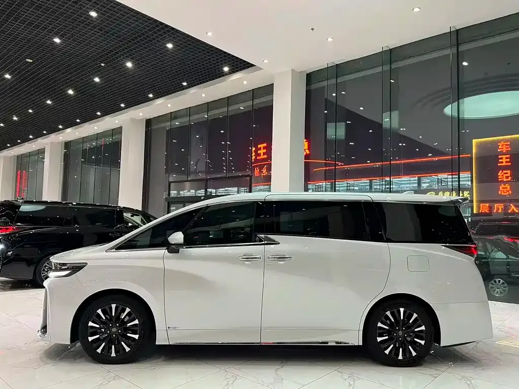 Toyota Vellfire — фото 7