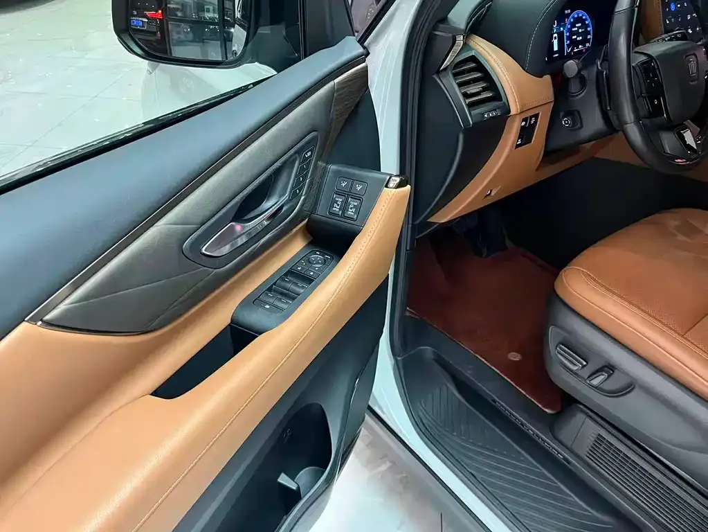 Toyota Vellfire — фото 6
