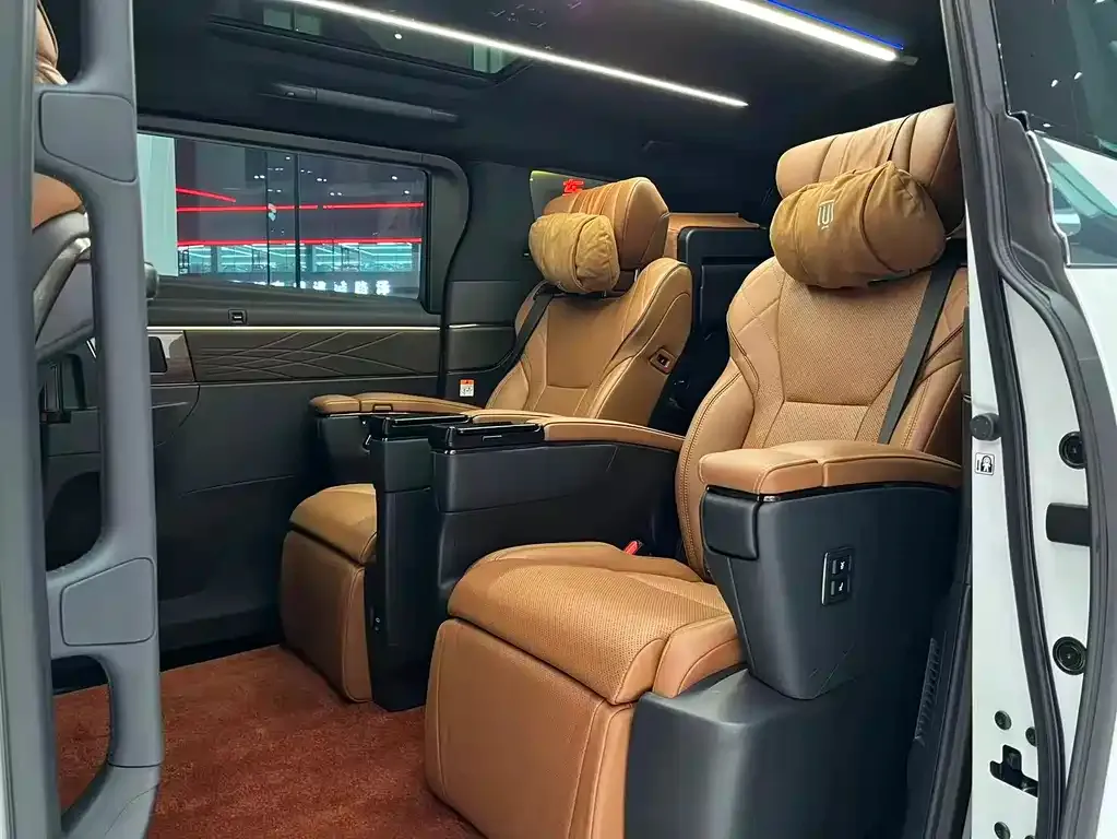 Toyota Vellfire — фото 10