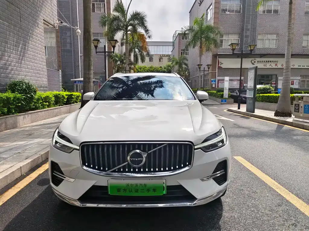 Volvo XC60 PHEV — фото 8
