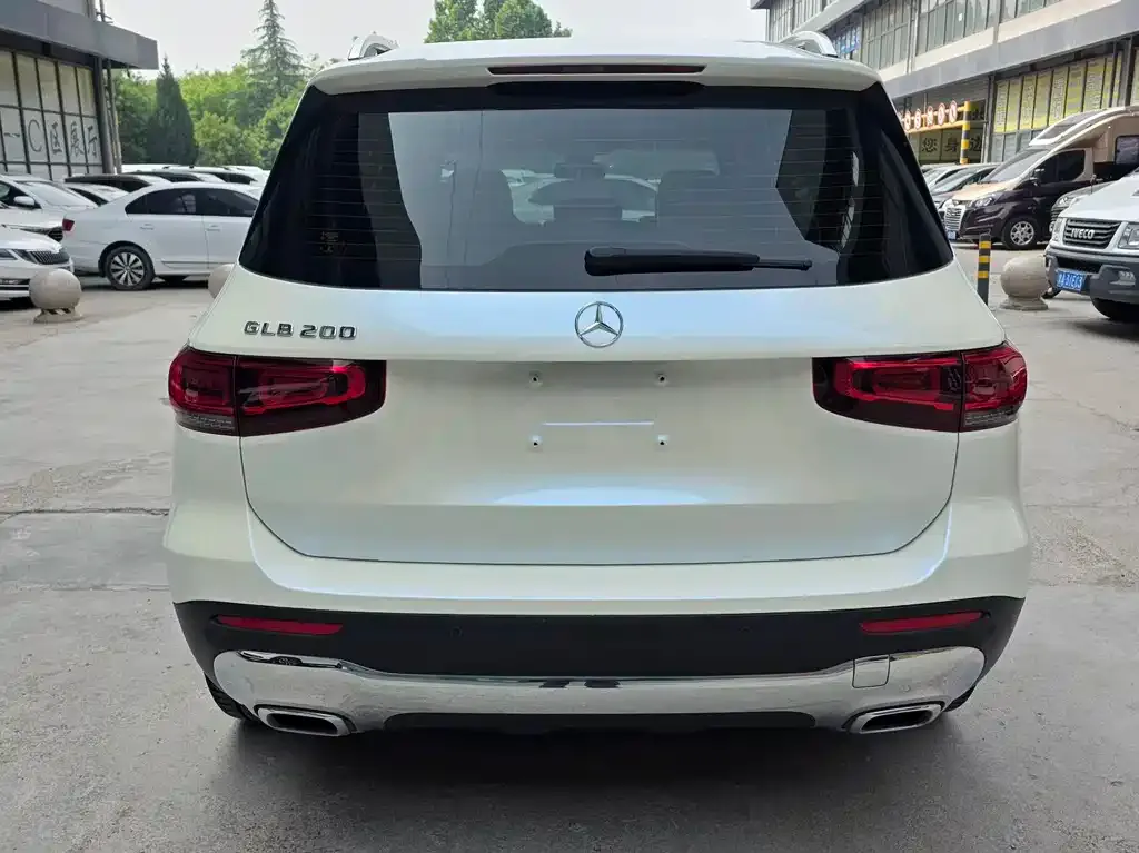 Mercedes-Benz GLB — фото 10