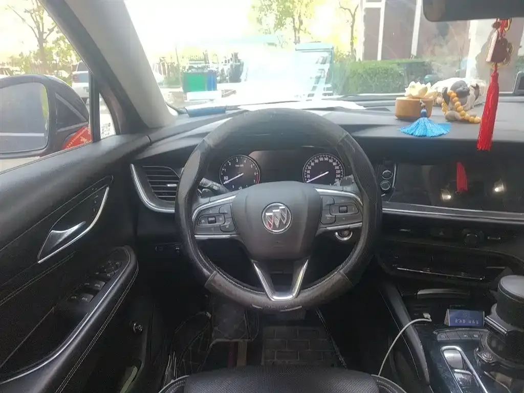 Buick Envision Plus — фото 9
