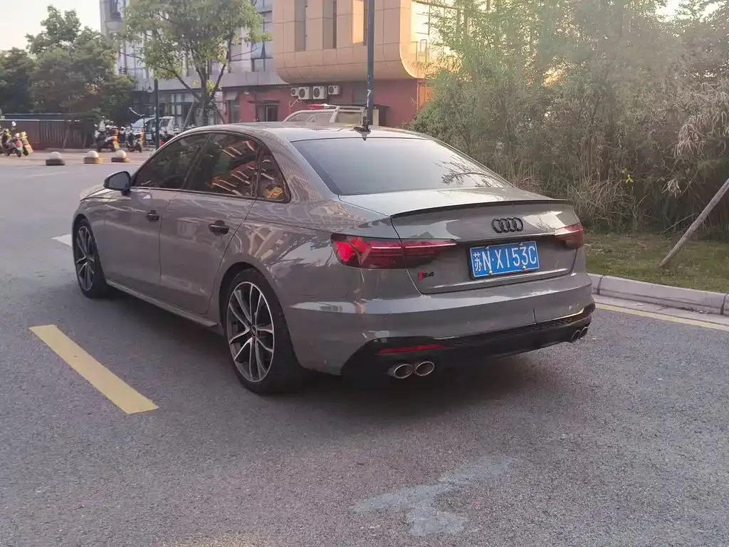 Audi S4 — фото 8