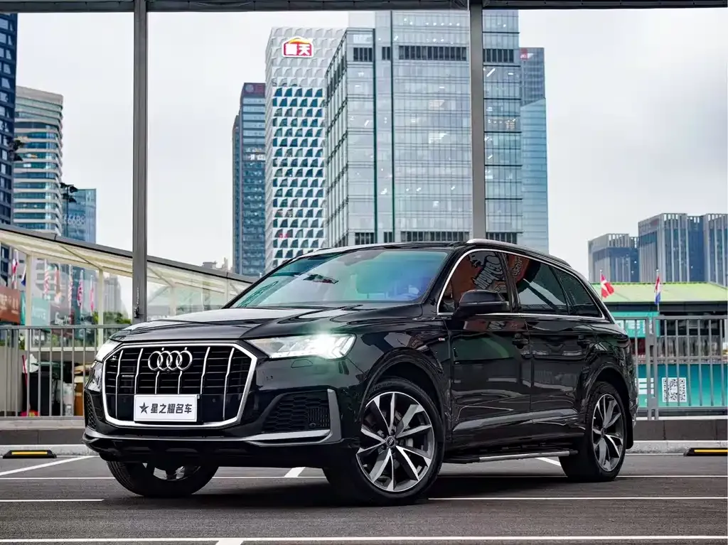 Audi Q7 — фото 1