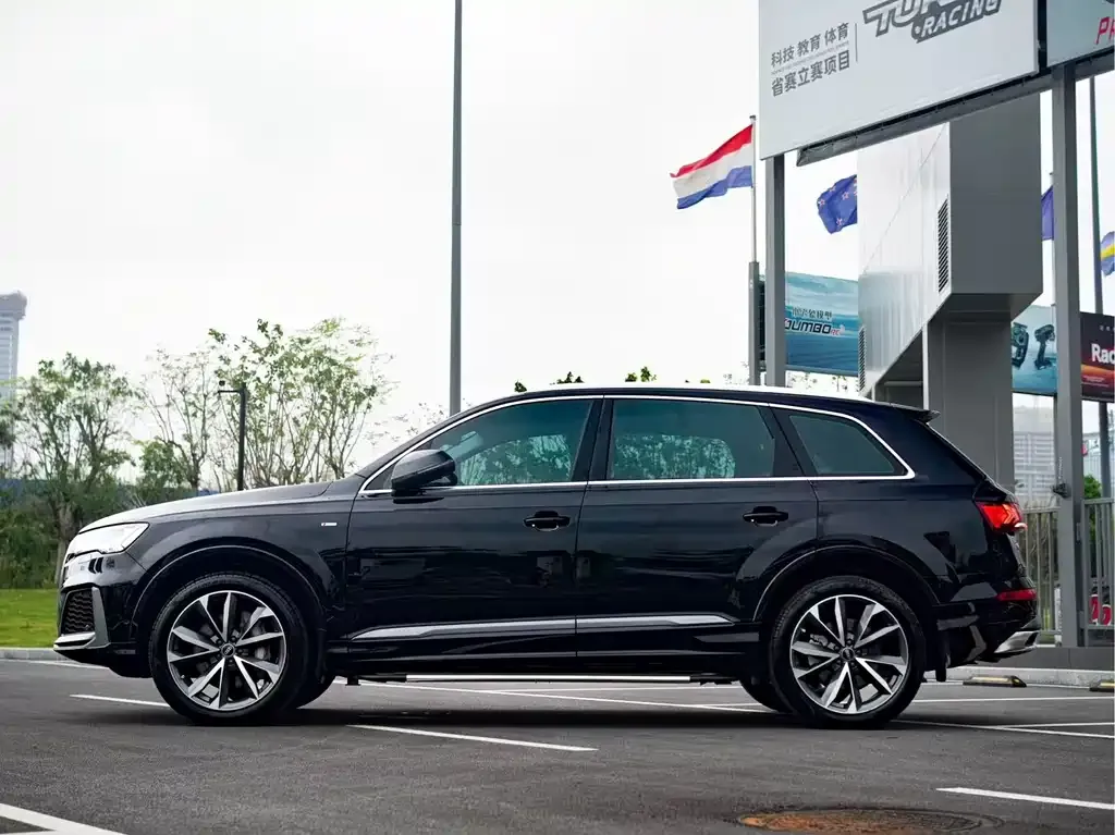 Audi Q7 — фото 4