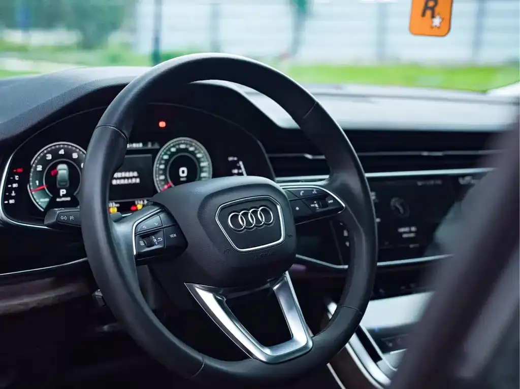 Audi Q7 — фото 10