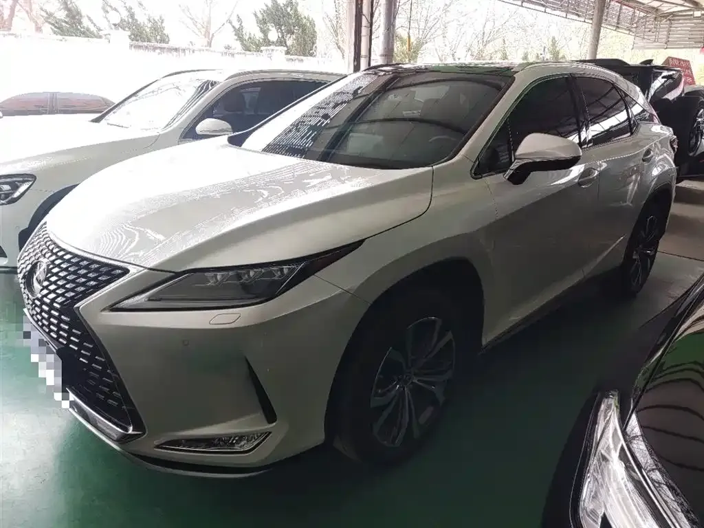 Lexus RX — фото 1