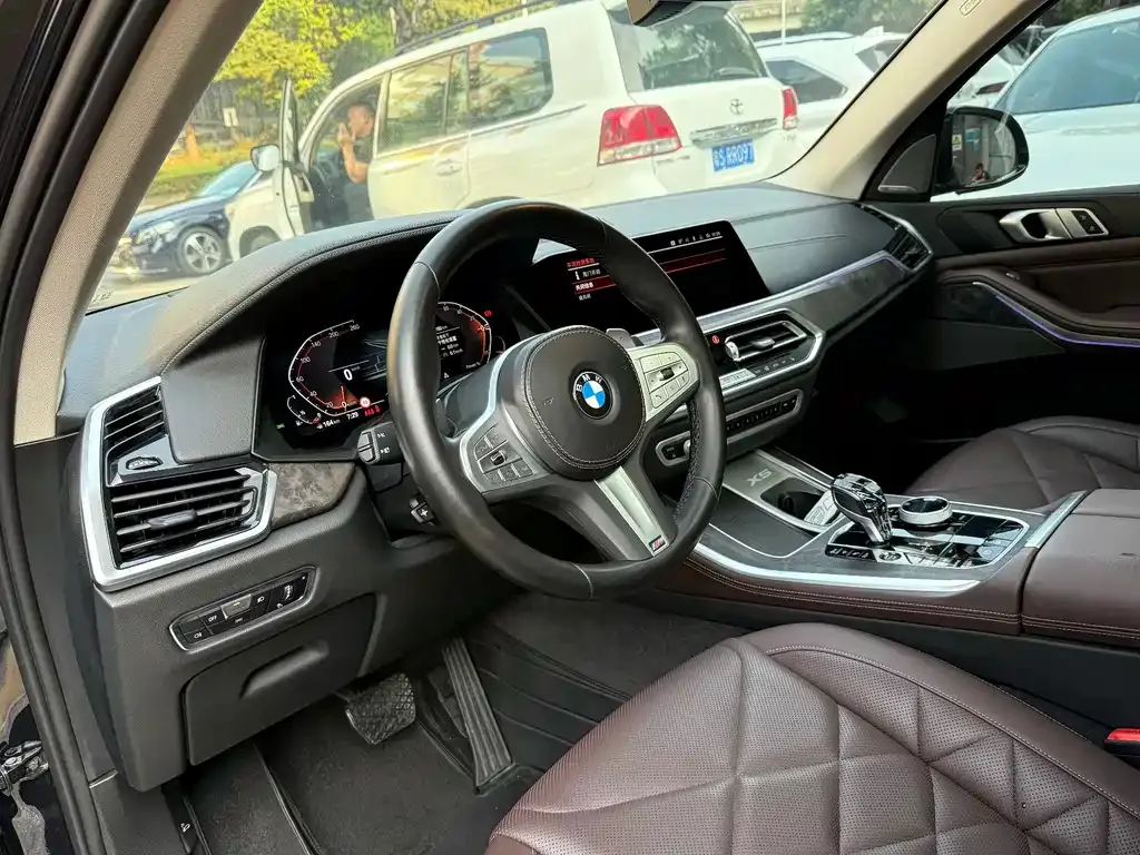 BMW X5 — фото 9
