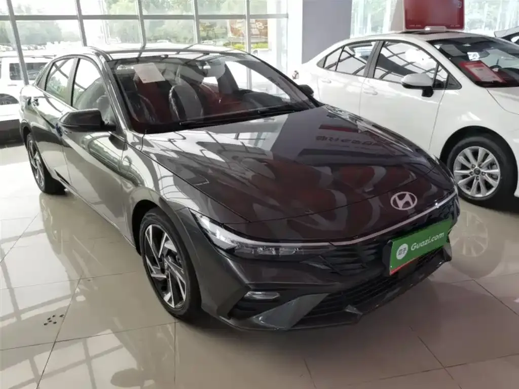 Hyundai Elantra — фото 7