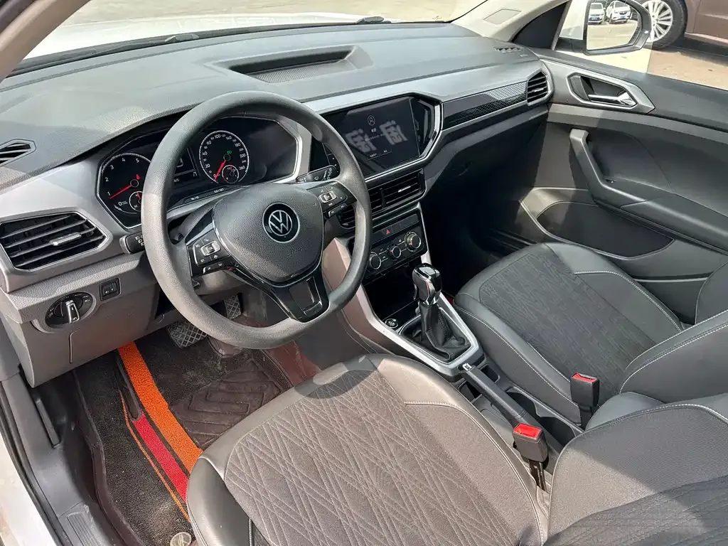 Volkswagen T-Cross — фото 10