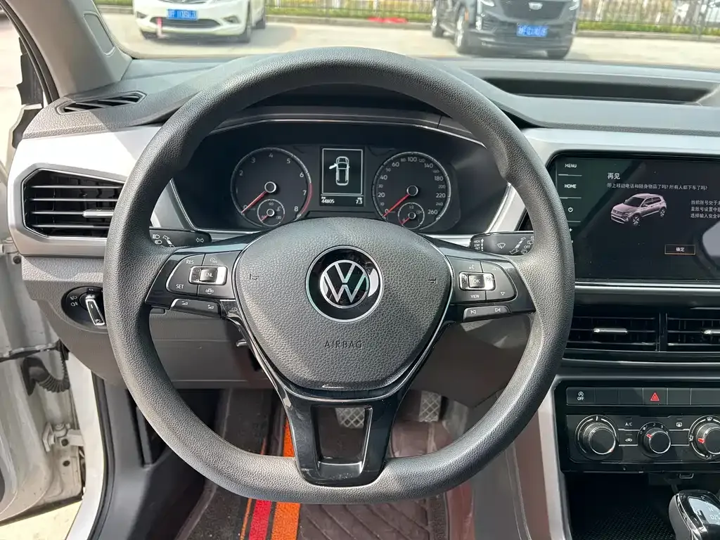 Volkswagen T-Cross — фото 8
