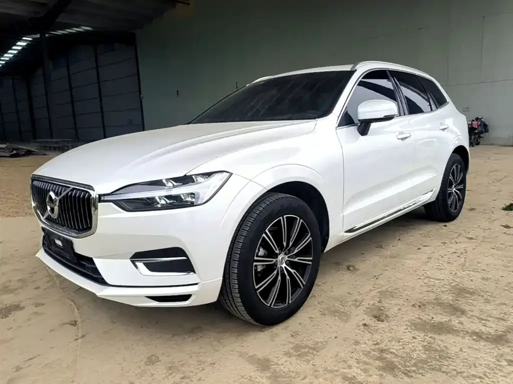 Volvo XC60 — фото 9
