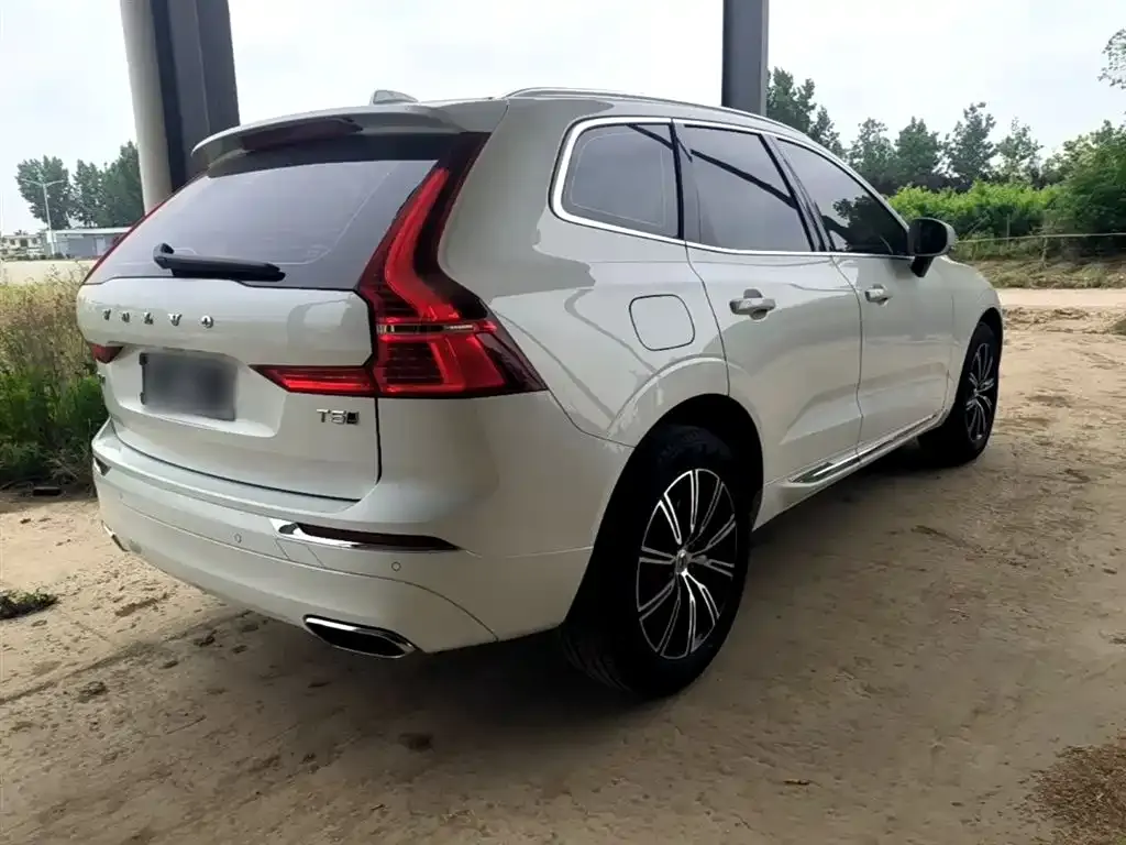 Volvo XC60 — фото 7