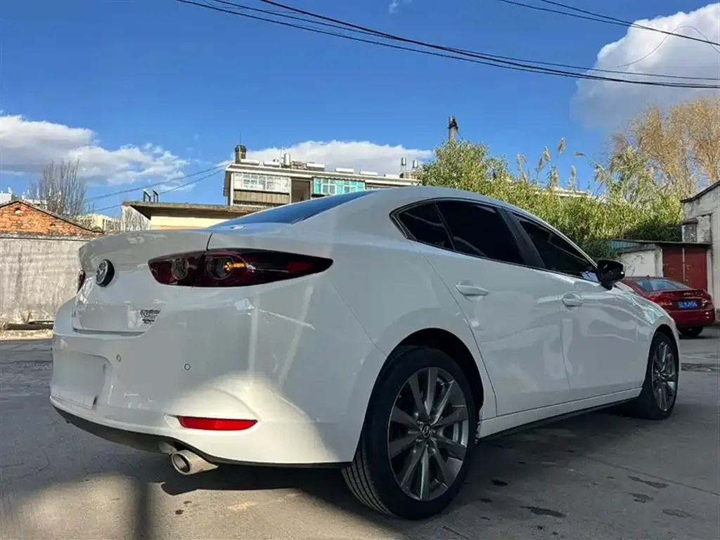 Mazda 3 Axela — фото 10