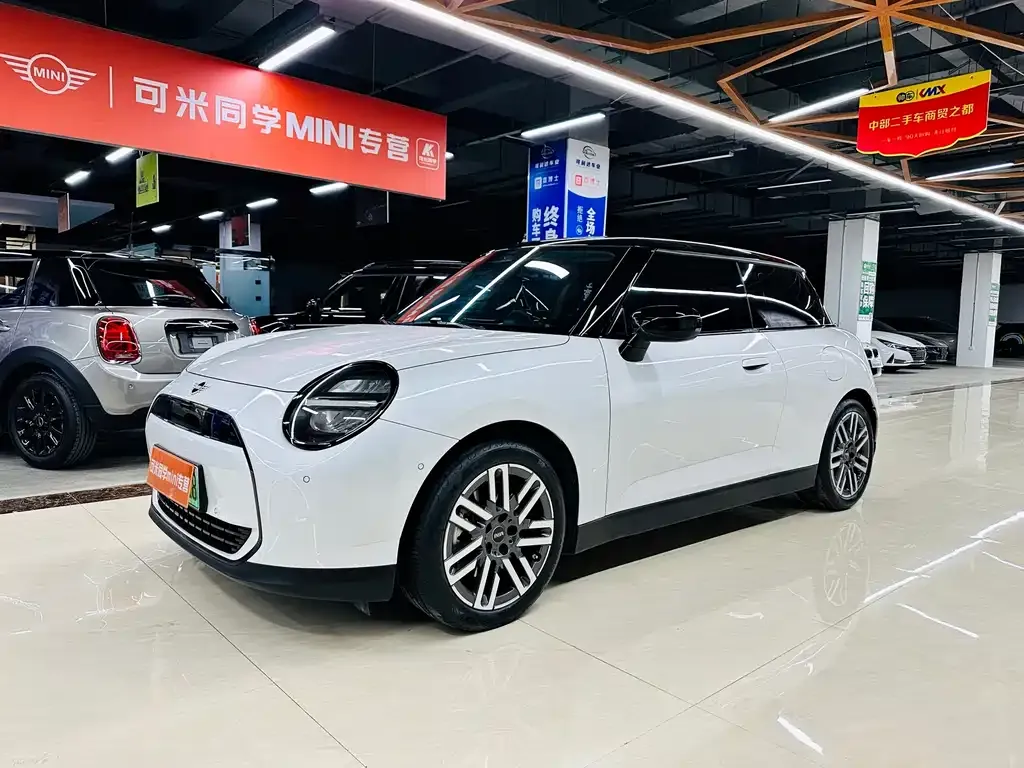 MINI Cooper EV — фото 1