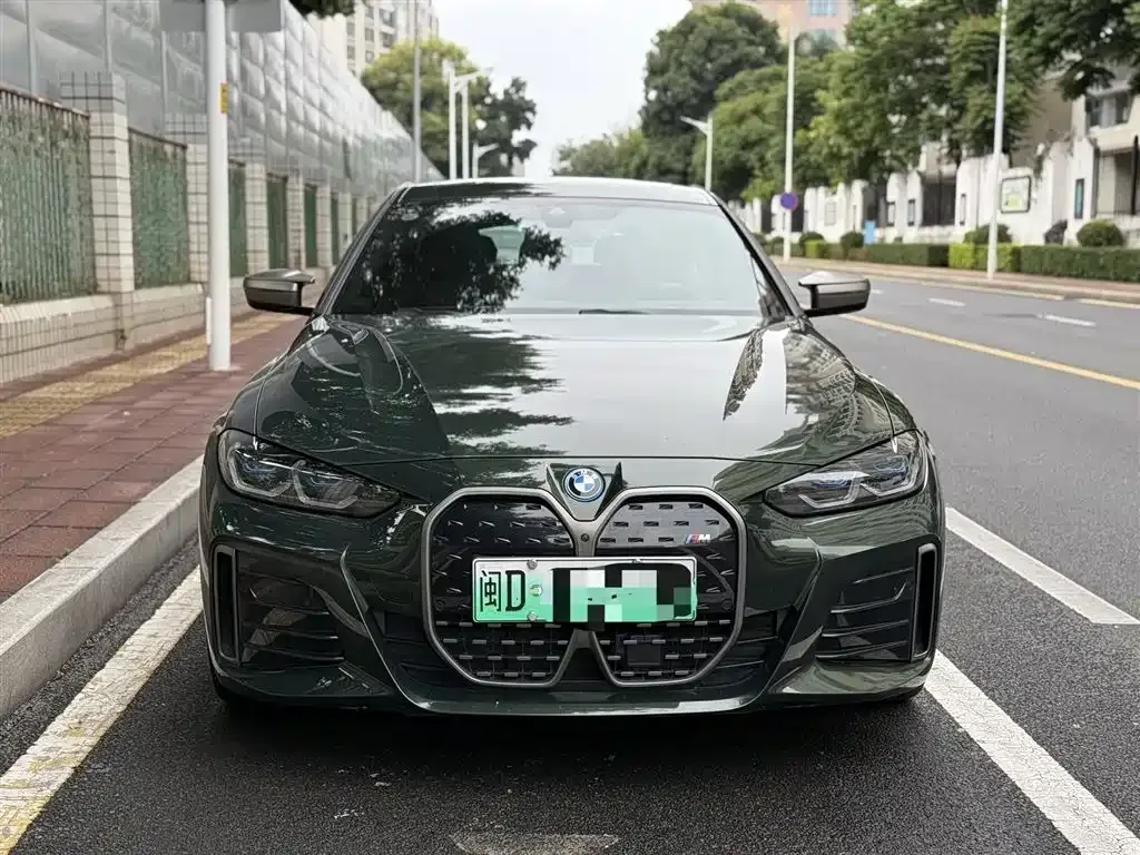 BMW i4 — фото 4