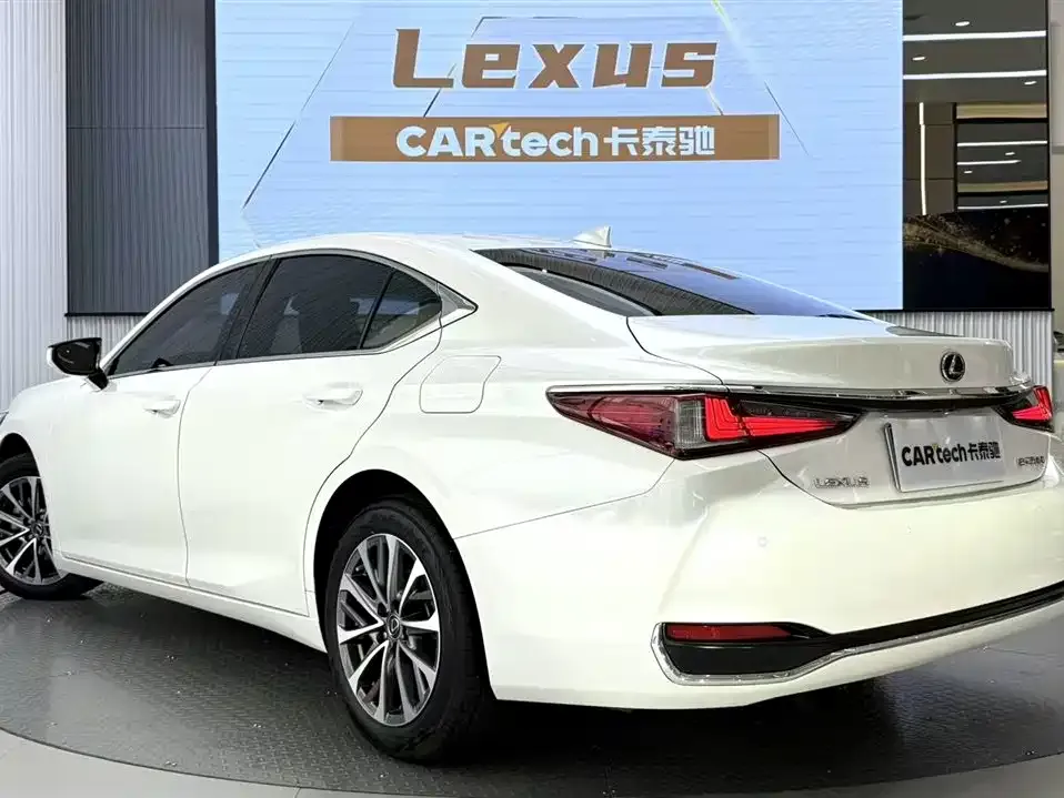 Lexus ES — фото 3