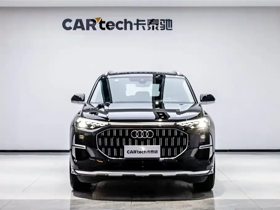Audi Q6 — фото 1