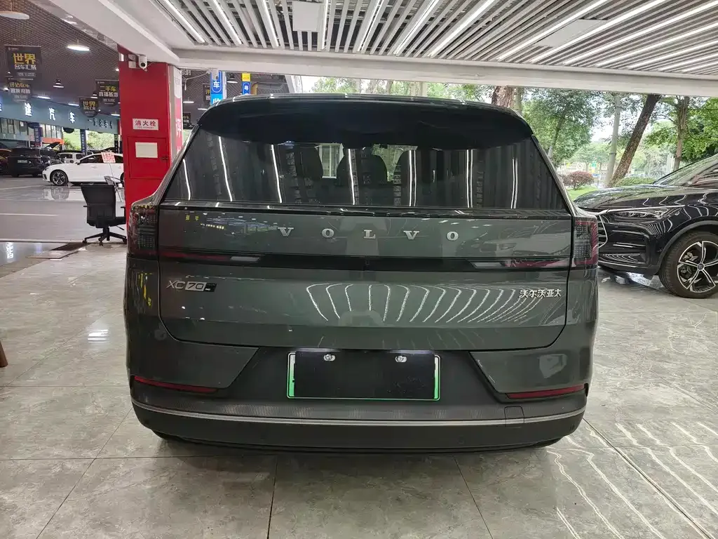 Volvo XC70 Plug-in Hybrid — фото 3